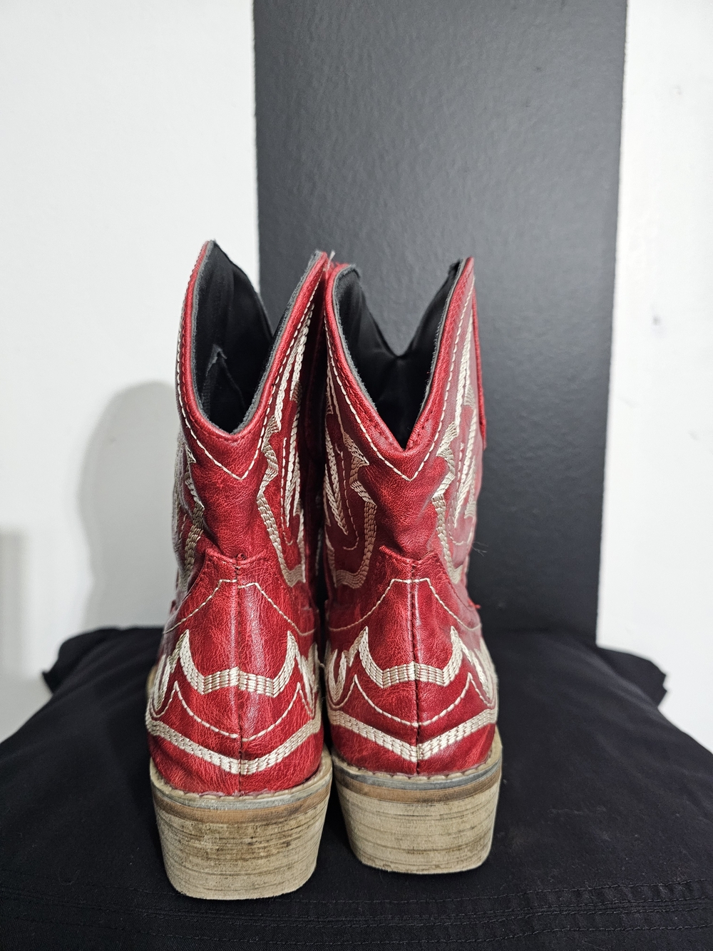 Ariat Red Western Embroidered Ankle Boots - Picture 3 of 4